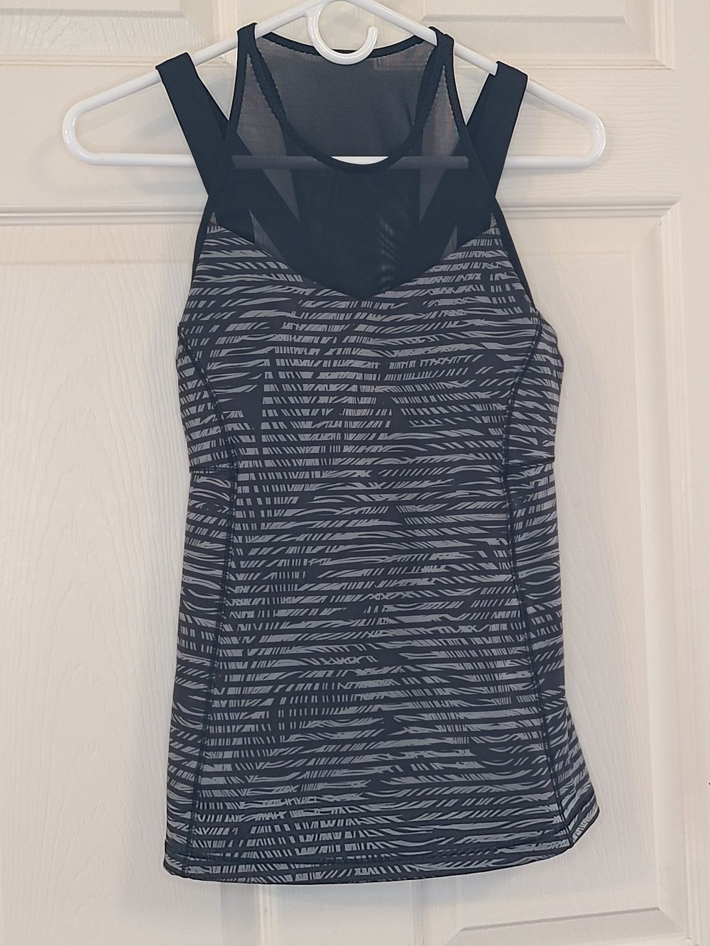 lululemon athletica Black & Gray Striped Mesh-Back Tank Size 4